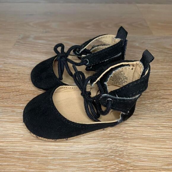 Old Navy 3-6 Months Baby Girl Lace Up Sandals - Picture 3 of 9